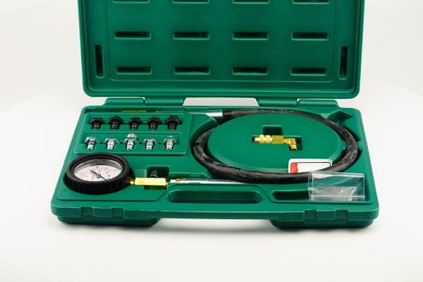 JUEGO COMPRESÓMETRO PARA PRESIÓN ACEITE DE MOTOR JONNESWAY